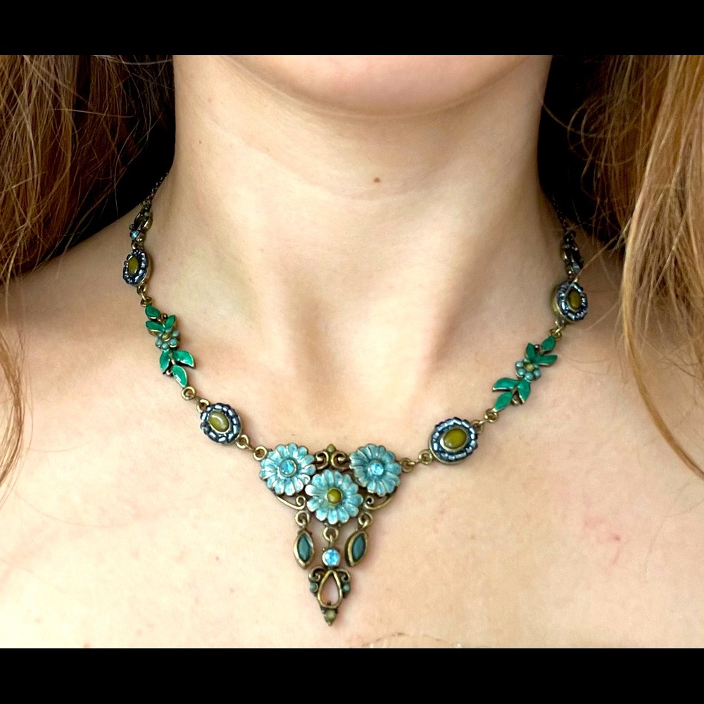 Floral necklace